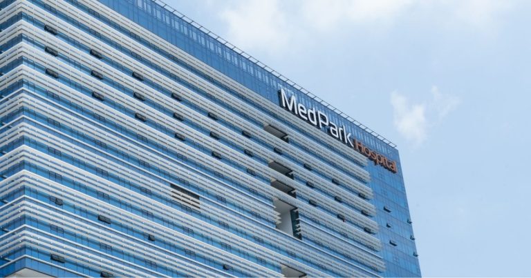 Dr. Phongphat, Med Park Hospital, recommends adjusting the criteria for the gold card structure