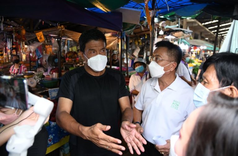 Bangkok Considers Setting Up Hawker Centers Throughout City