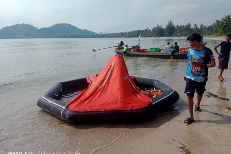 National Park Chumphon lends help to Royal Navy in search of missing soldiers