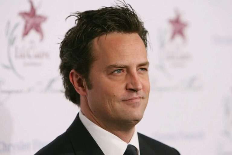 Matthew Perry, ‘Friends’ Star, Dies at 54