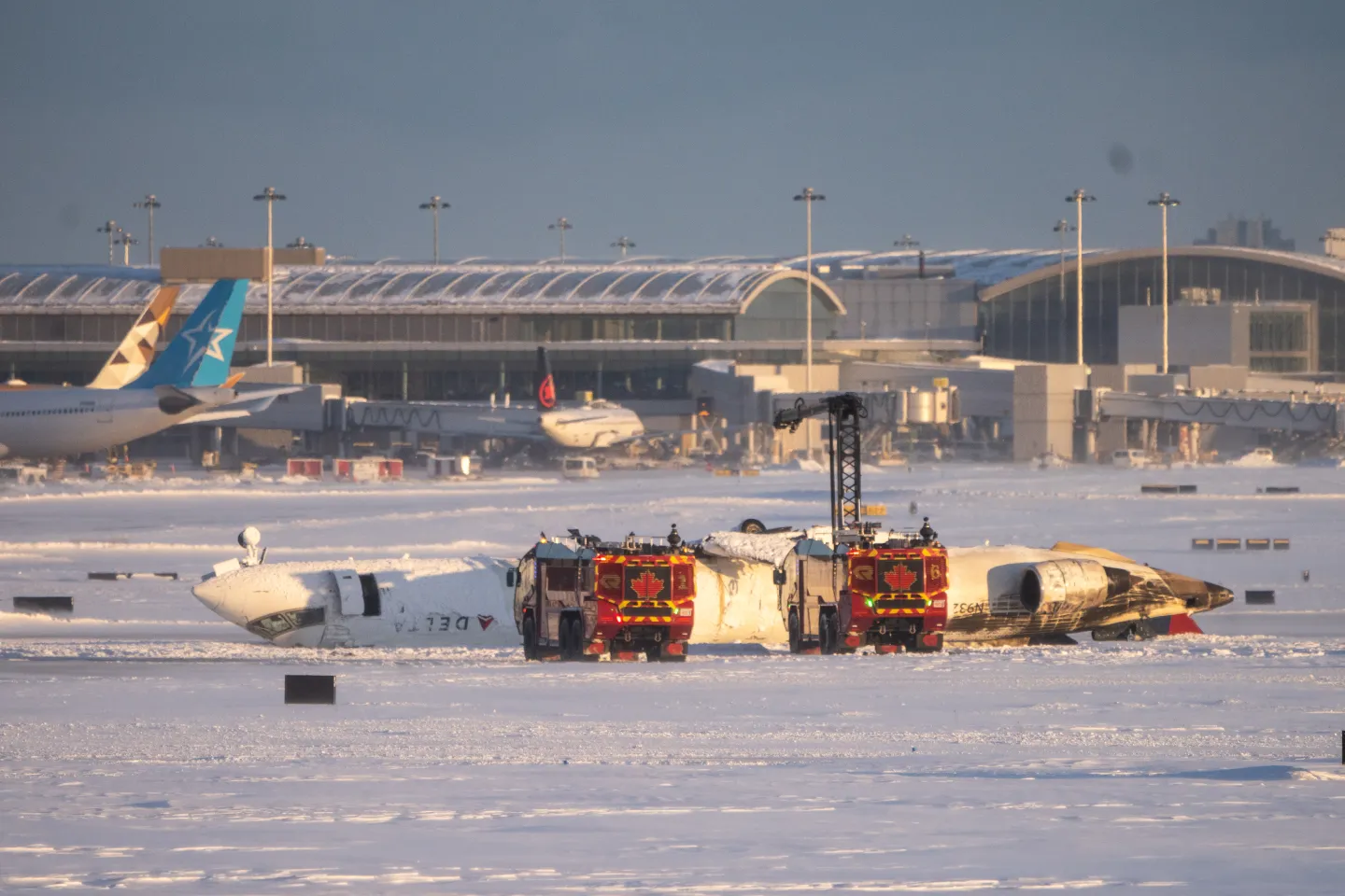 Delta Flight Overturns on Landing at Toronto Pearson