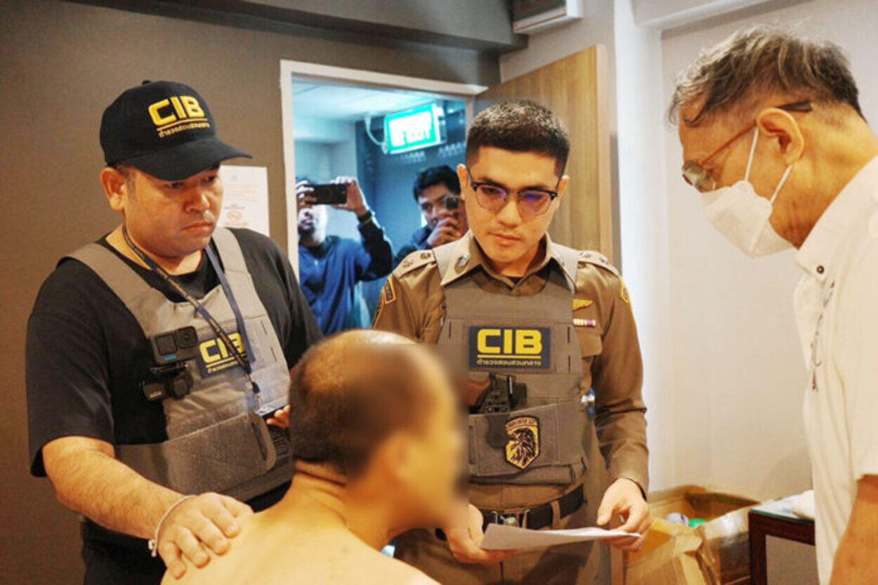 Courtesy photo/Chinese Man Caught in Bangkok Credit Card Scam